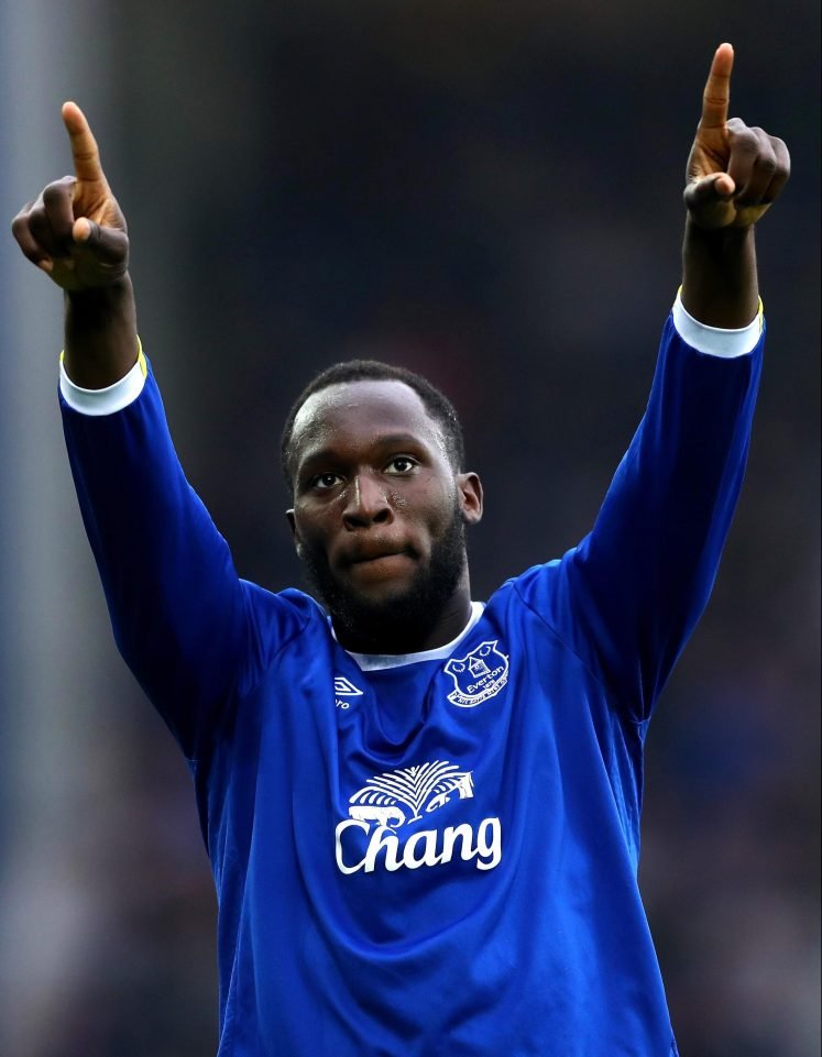 Romelu Lukaku joins Man utd